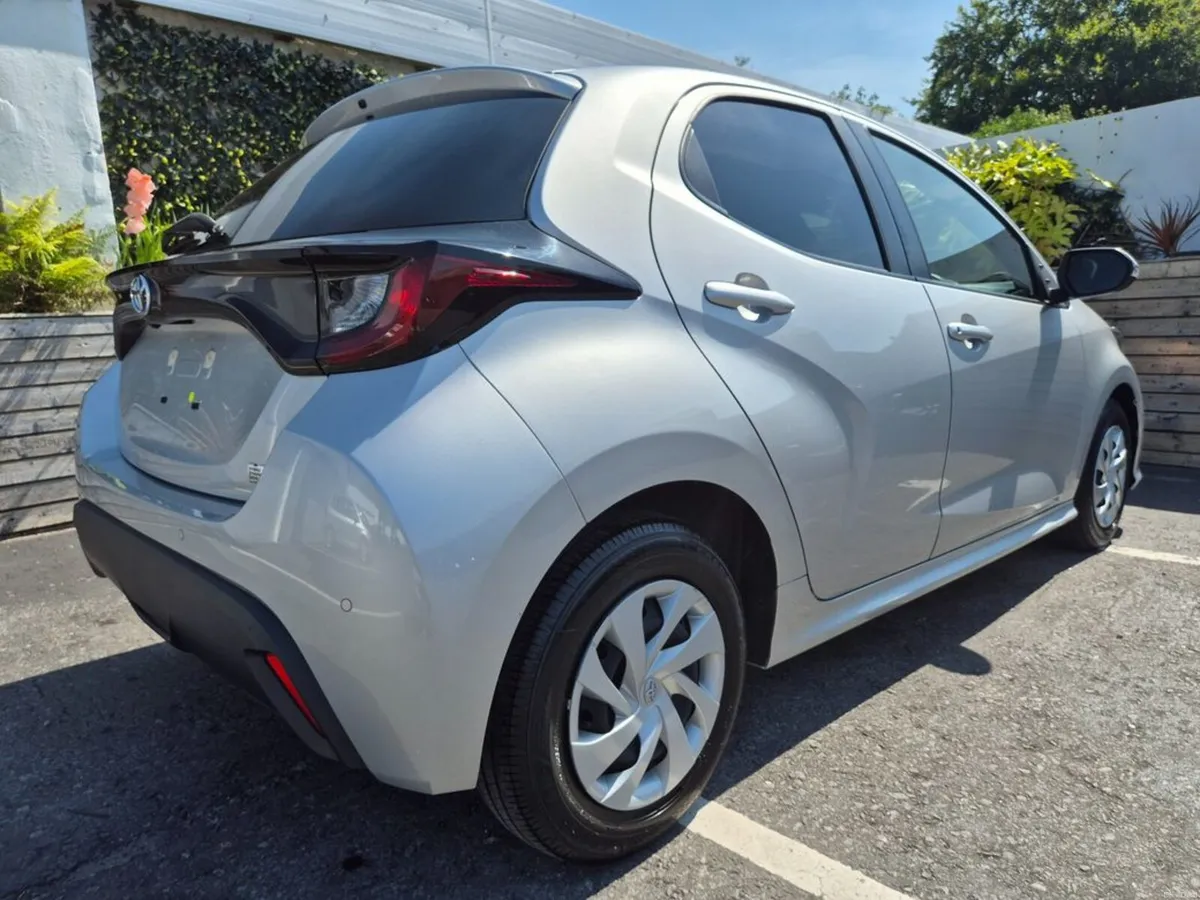 Toyota Yaris 1.5 HYBRID / X SPEC / TAX €150 - Image 5