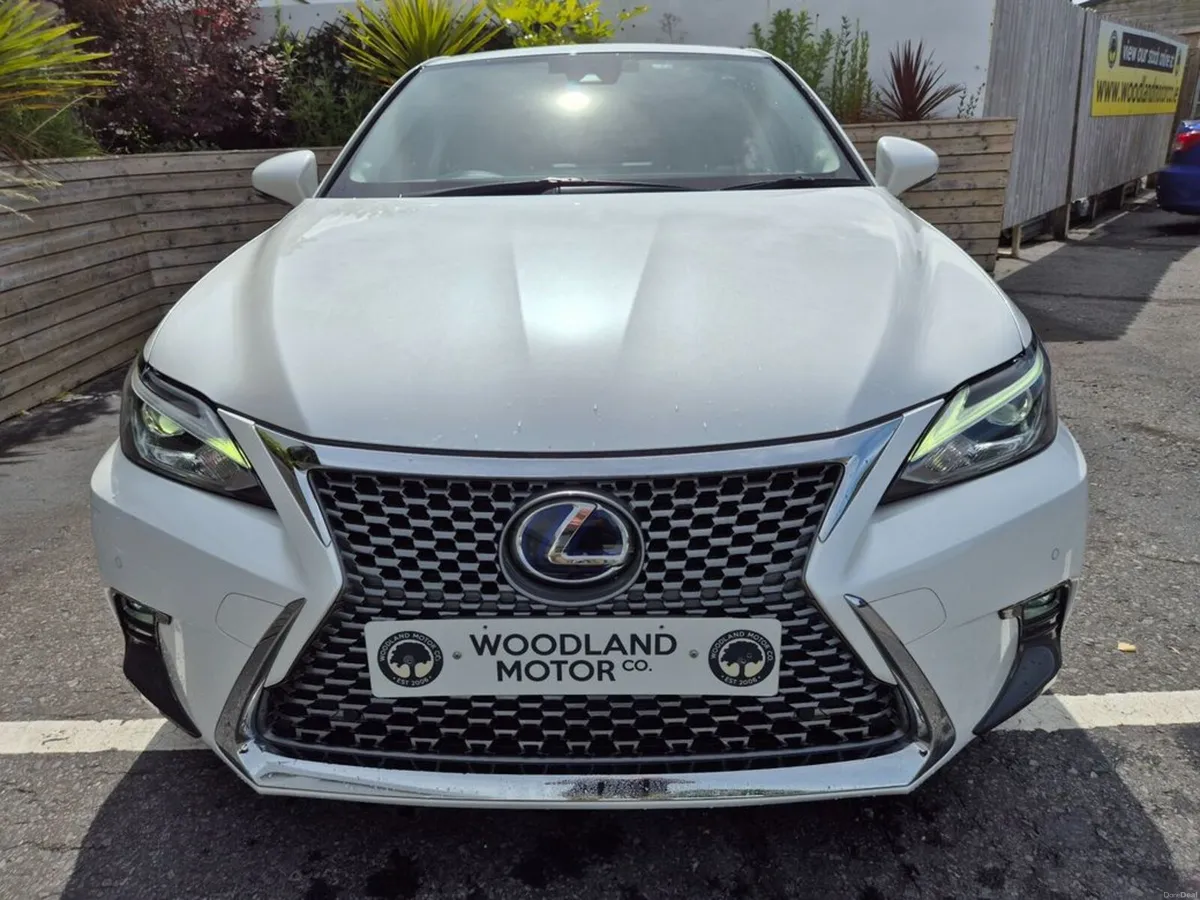Lexus CT 200h 1.8 HYBRID / ADVANCE / HIGH SPEC / T - Image 3