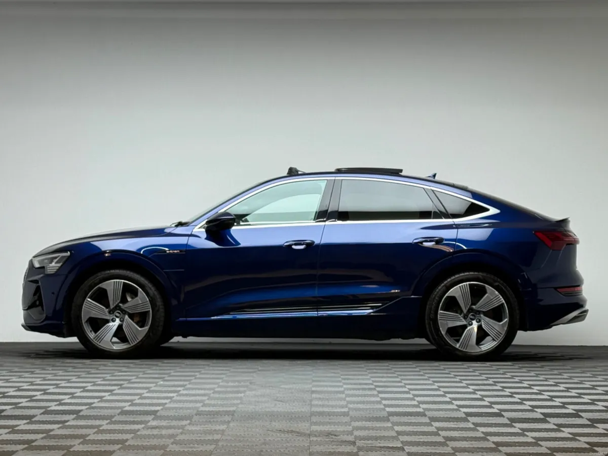 Audi e-tron 55 S LINE COUPE QUATTRO *PAN ROOF* - Image 4