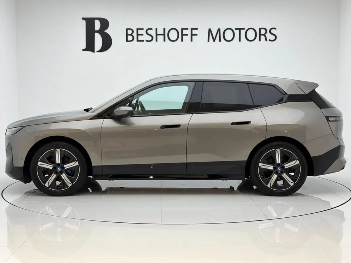 BMW iX 40 M-SPORT X-DRIVE=LOW MILES//HUGE SPEC//AS - Image 2
