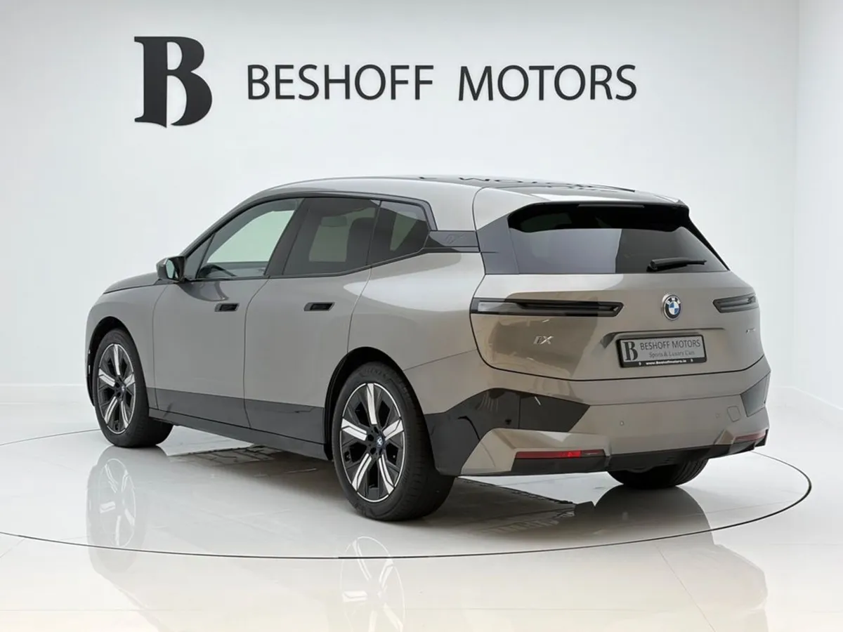 BMW iX 40 M-SPORT X-DRIVE=LOW MILES//HUGE SPEC//AS - Image 3