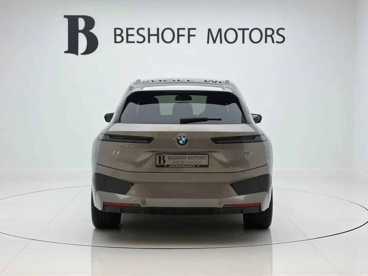 BMW iX 40 M-SPORT X-DRIVE=LOW MILES//HUGE SPEC//AS - Image 4