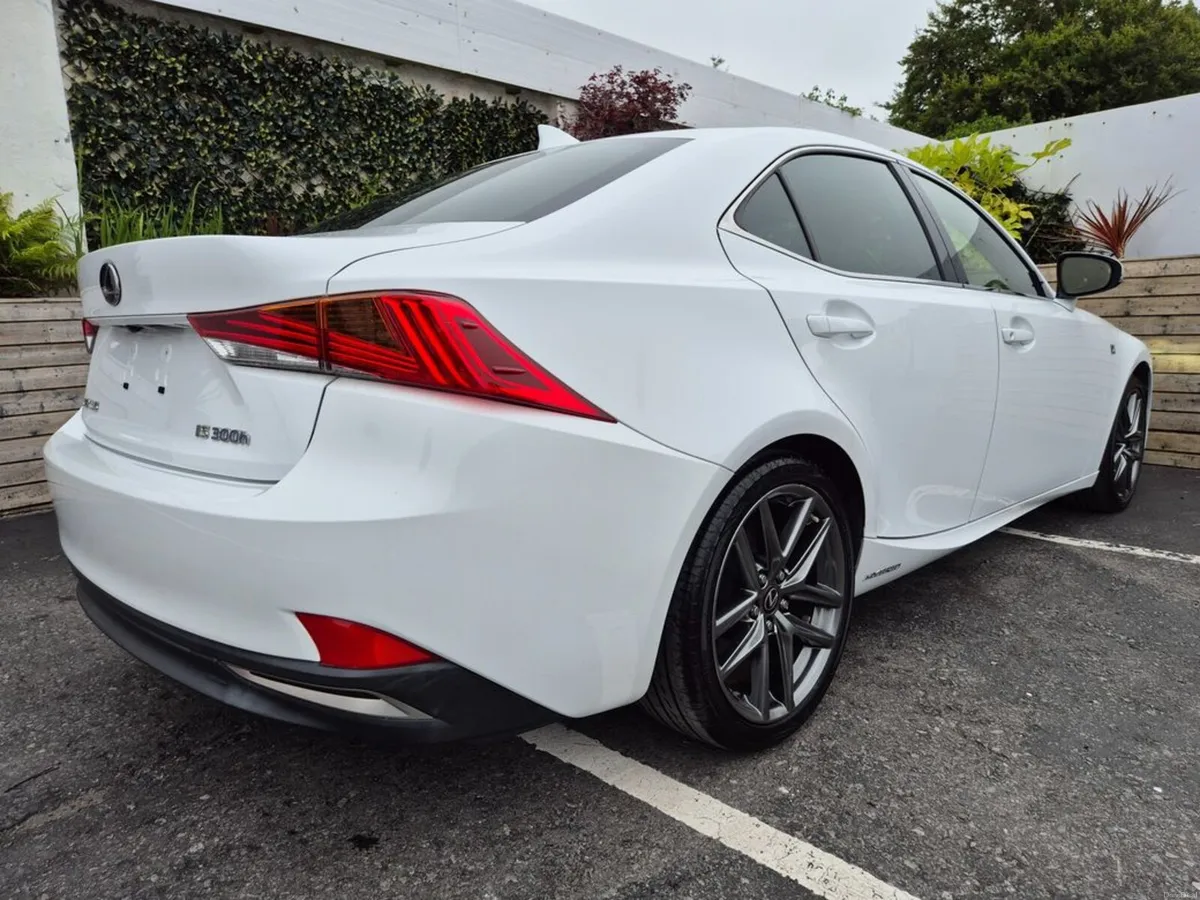 Lexus IS 300H 2.5 HYBRID / F-SPORT / TOP SPORT SPE - Image 5