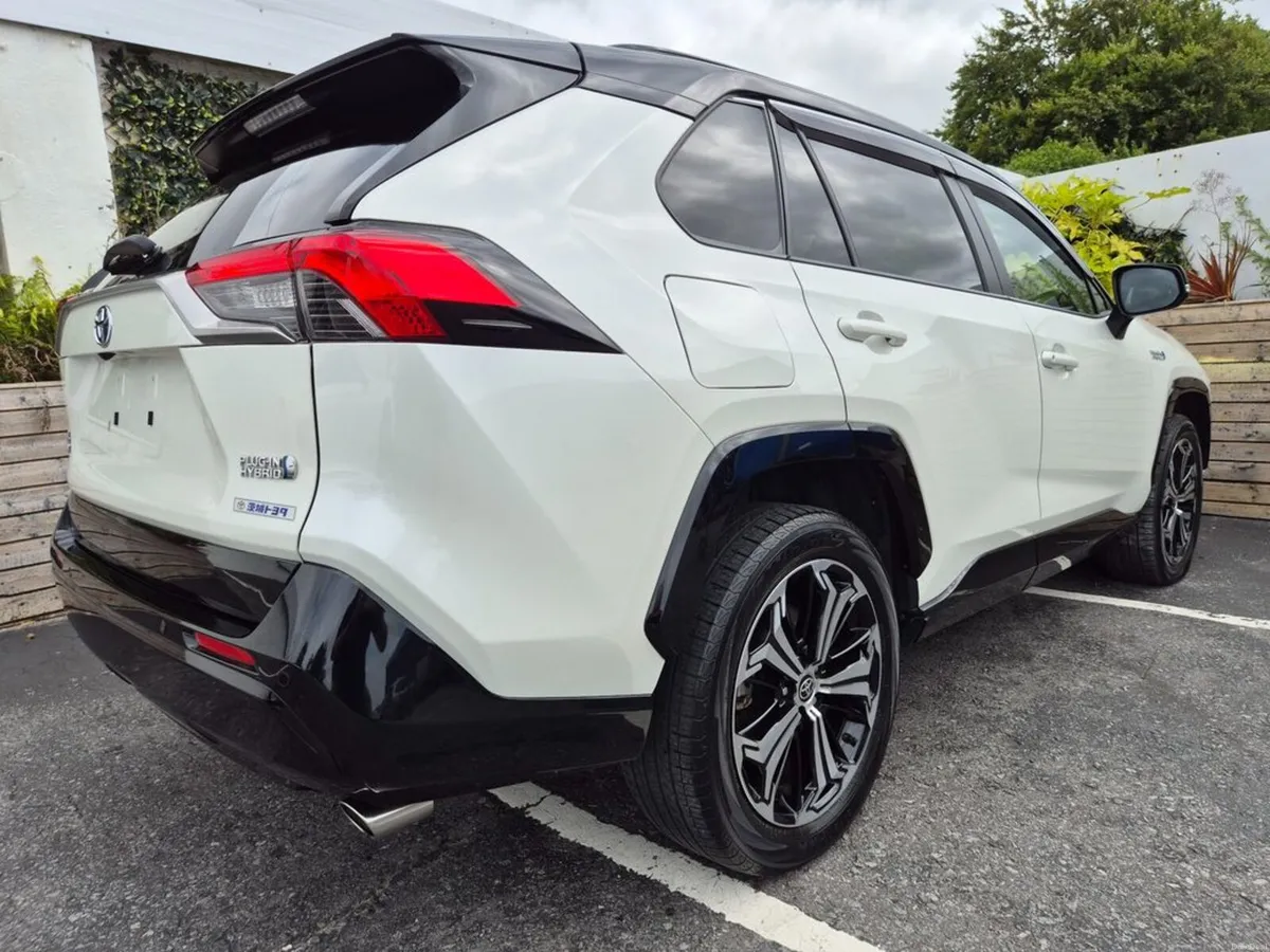 Toyota RAV4 2.5 PHEV / PRIME BLACK TONE / TOP SPEC - Image 5