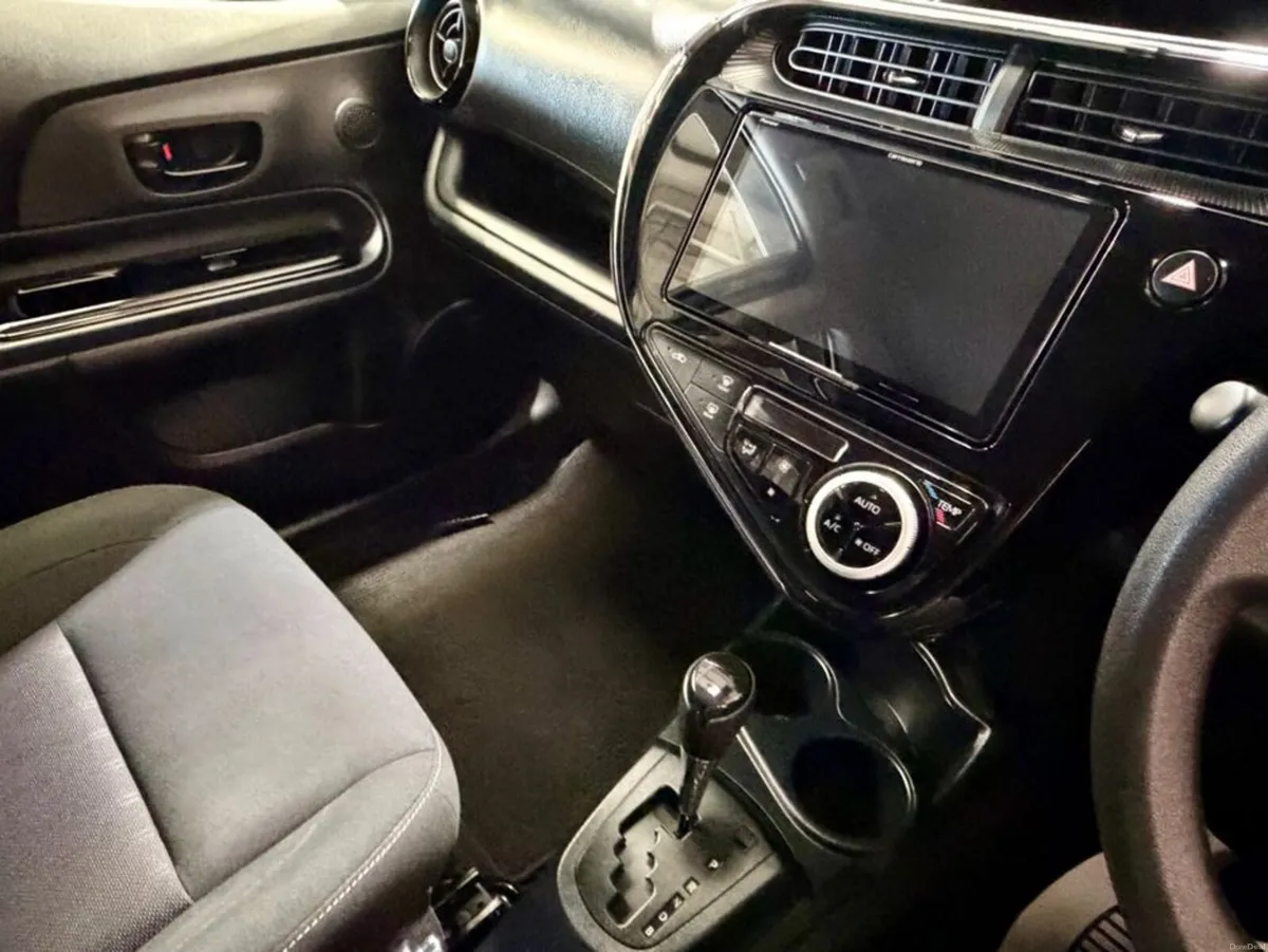 Toyota Aqua 1.5 6AA NHP10 5DR AUTO - Image 6