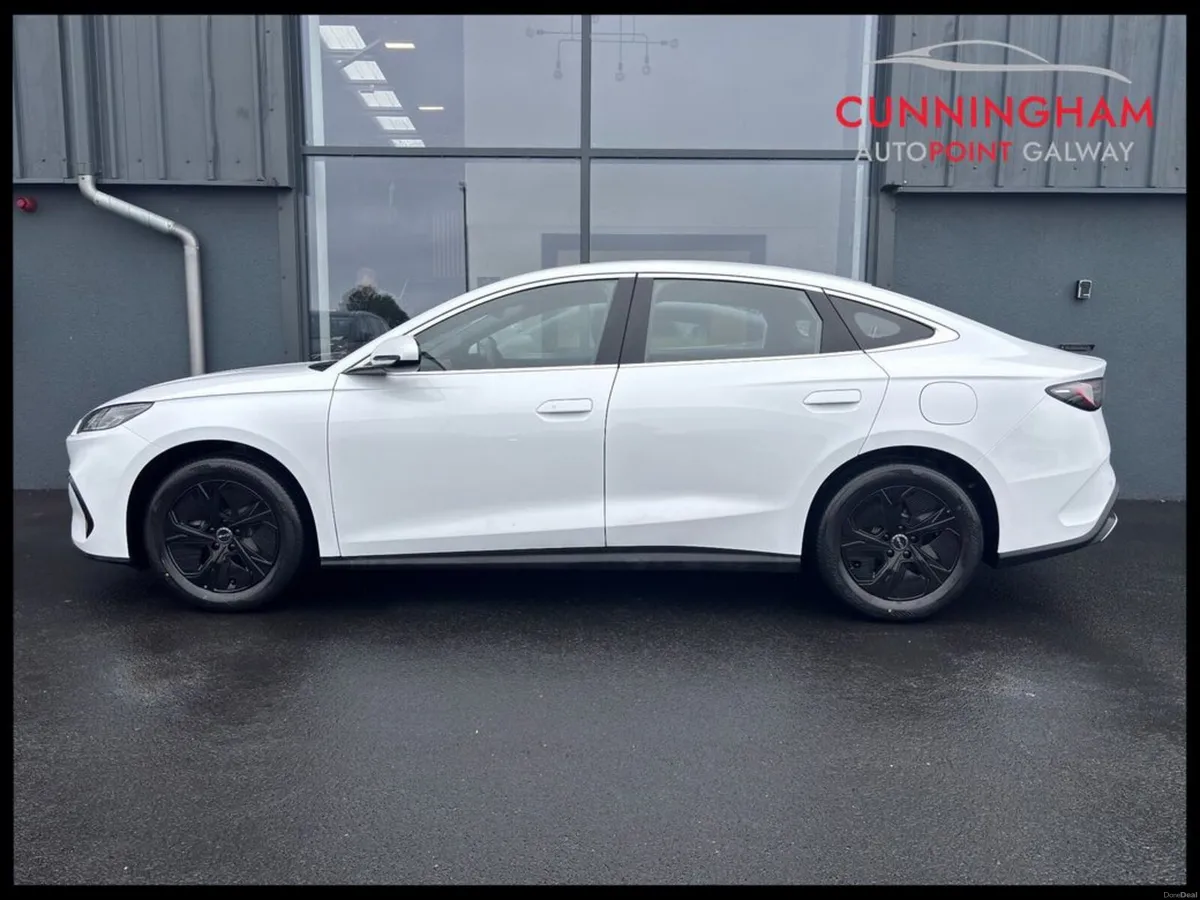 BYD Seal 6 Super Hybrid Boost Saloon - Image 4