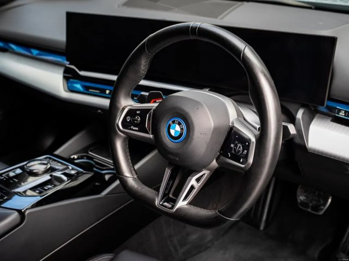 BMW i5 *SALE AGREED - SIMILAR ONE DUE IN* - Image 6