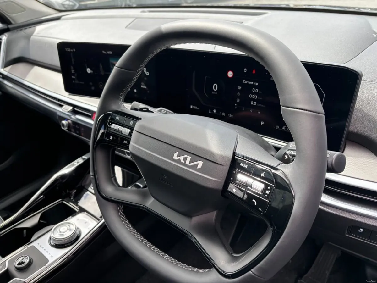 Kia Sorento 2.2 Diesel 2WD ( 7 Seats ) (3.9% APR f - Image 3