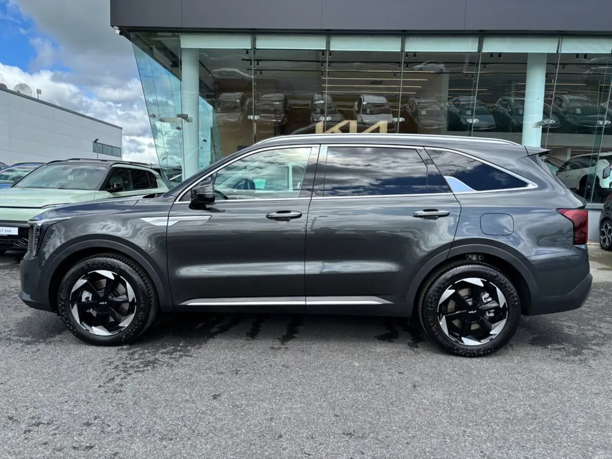 Kia Sorento 2.2 Diesel 2WD ( 7 Seats ) (3.9% APR f - Image 5
