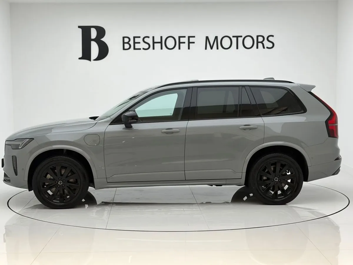 Volvo XC90 T8 PLUS AWD=HUGE SAVINGS//AS NEW//3 YEA - Image 2