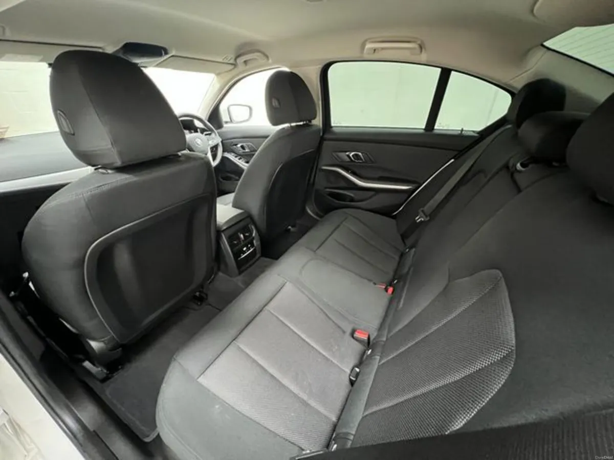 BMW 3-Series XDRIVE 4WD - Image 6