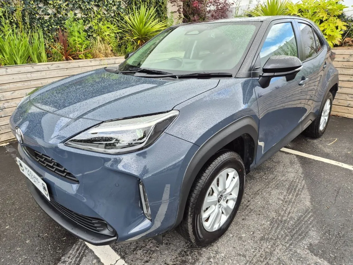 Toyota Yaris Cross 1.5 HYBRID / LUNA / LOW MILEAGE - Image 2