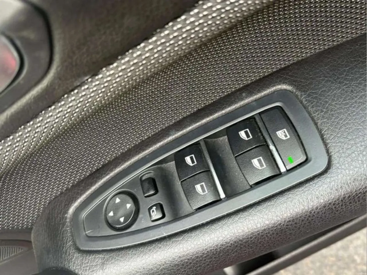 BMW 1-Series 118D STYLE Automatic, Reversing camer - Image 5
