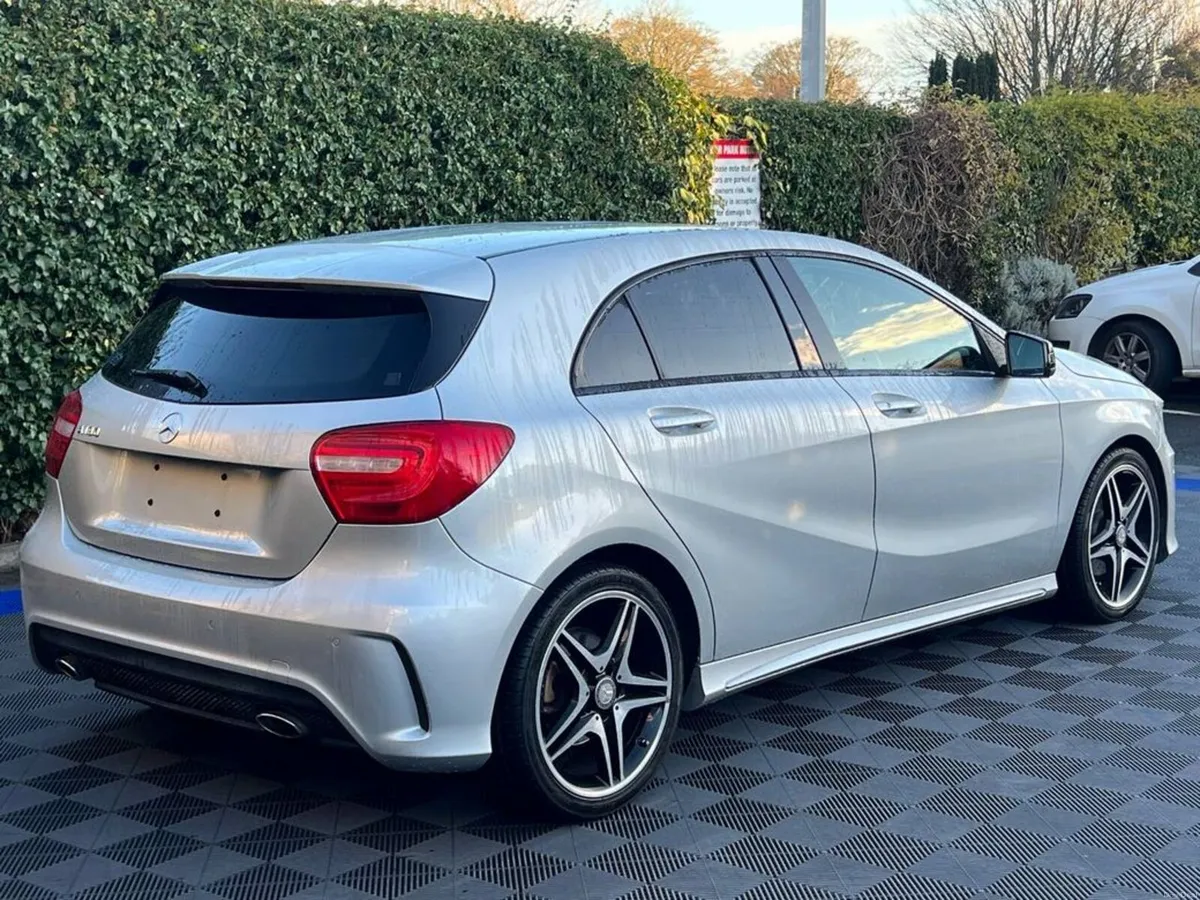Mercedes-Benz A-Class A180 AMG-LINE 1.6 AUTO // 18 - Image 5