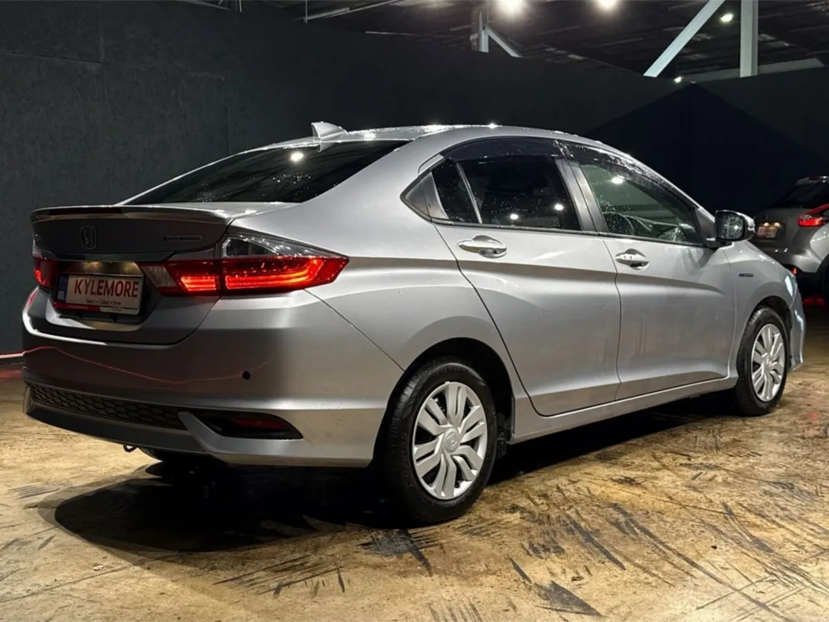Honda Grace AUTOMATIC HYBRID 1.5 - Image 3