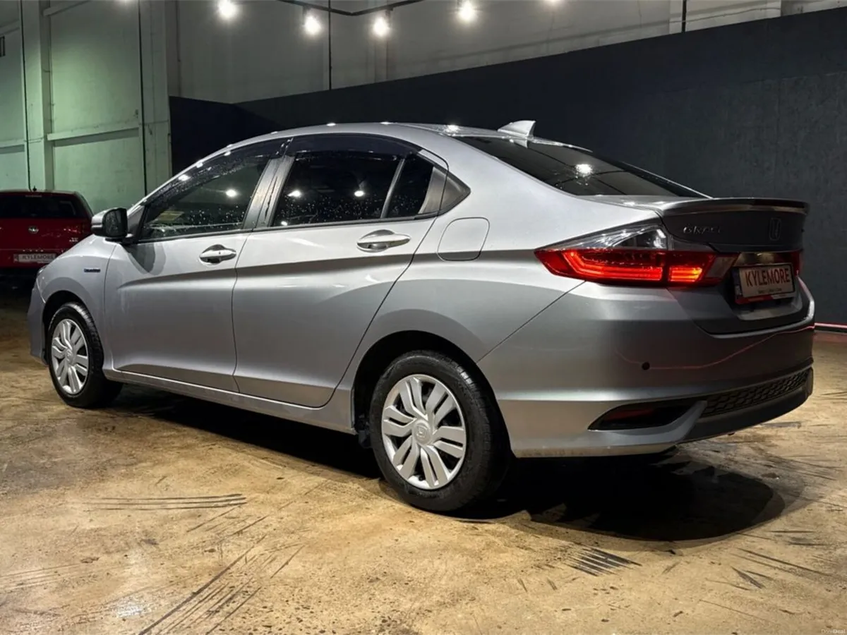 Honda Grace AUTOMATIC HYBRID 1.5 - Image 5