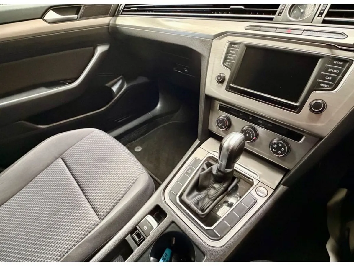 Volkswagen Passat 1.6 TDI S BLUEMOTION 120PS 4DR A - Image 6