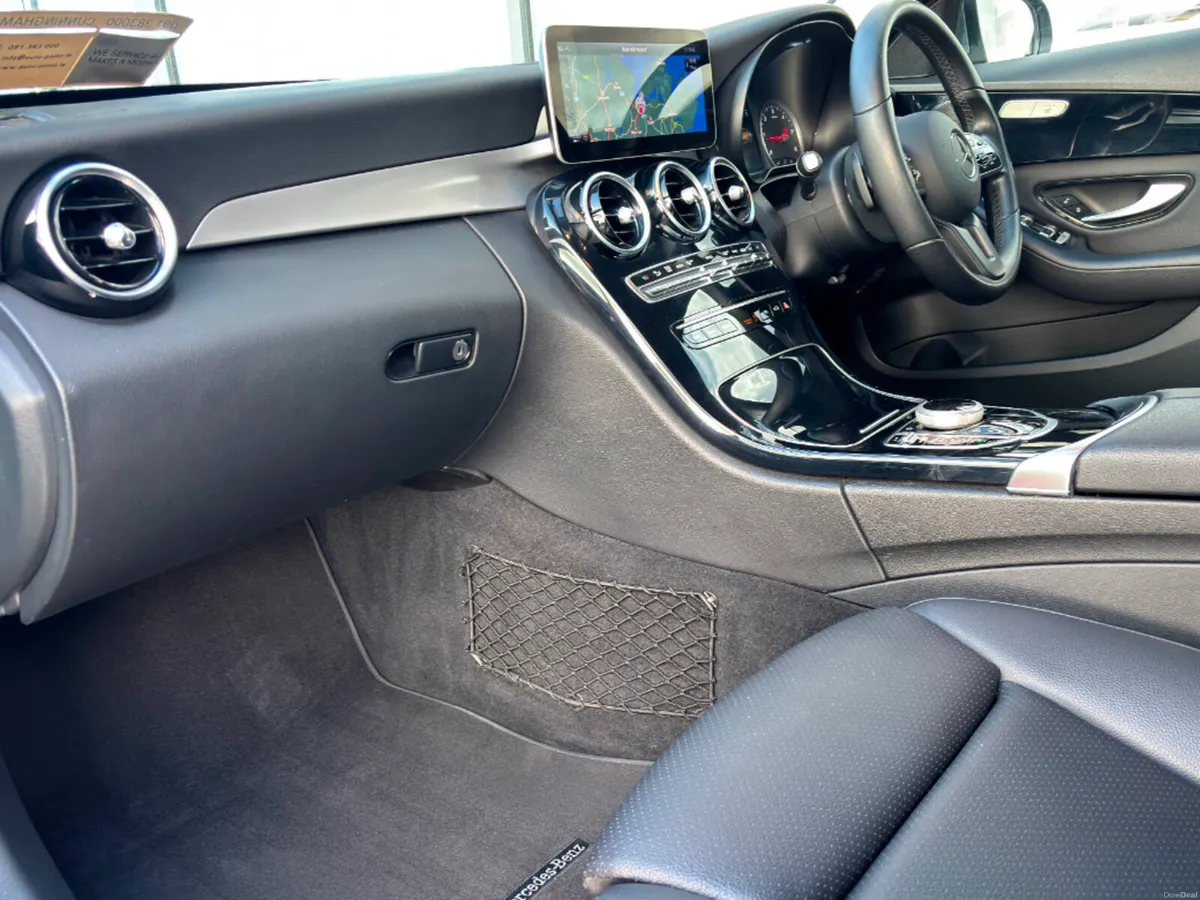 Mercedes-Benz C-Class C220d Avantgarde SE Auto - Image 6