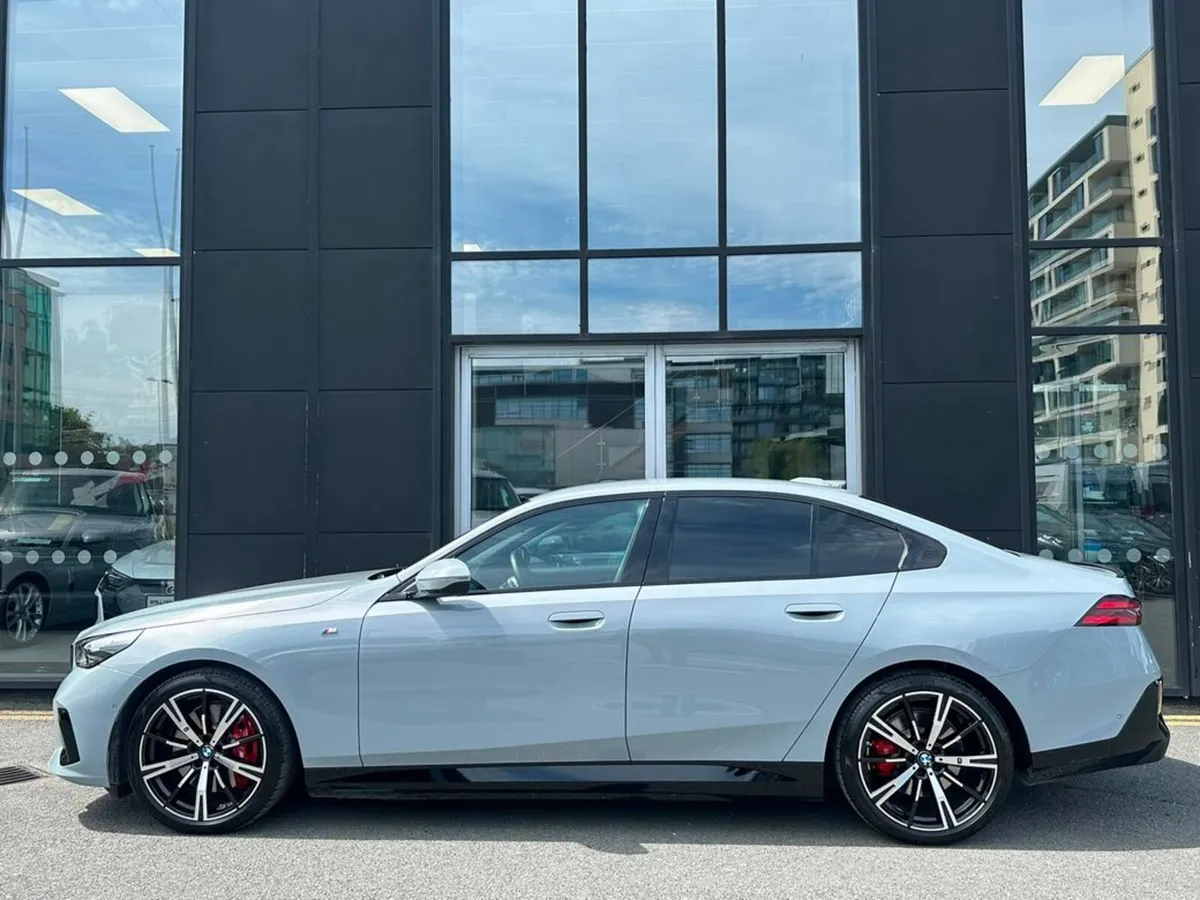 BMW i5 40e M-Sport Pro Auto EV - Image 6