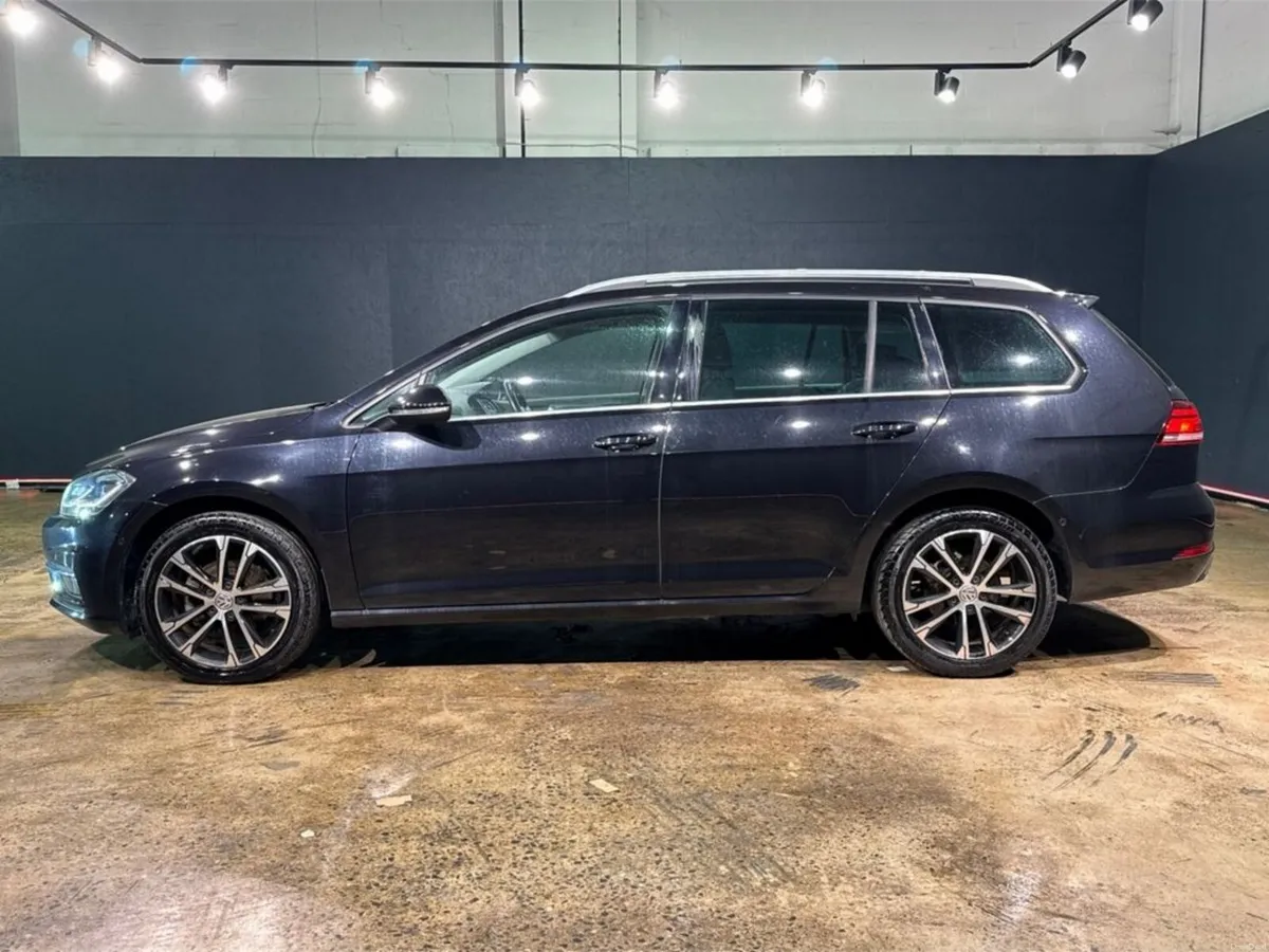 Volkswagen Golf AUTOMATIC 1.2L TFSI - REVERSE CAME - Image 6
