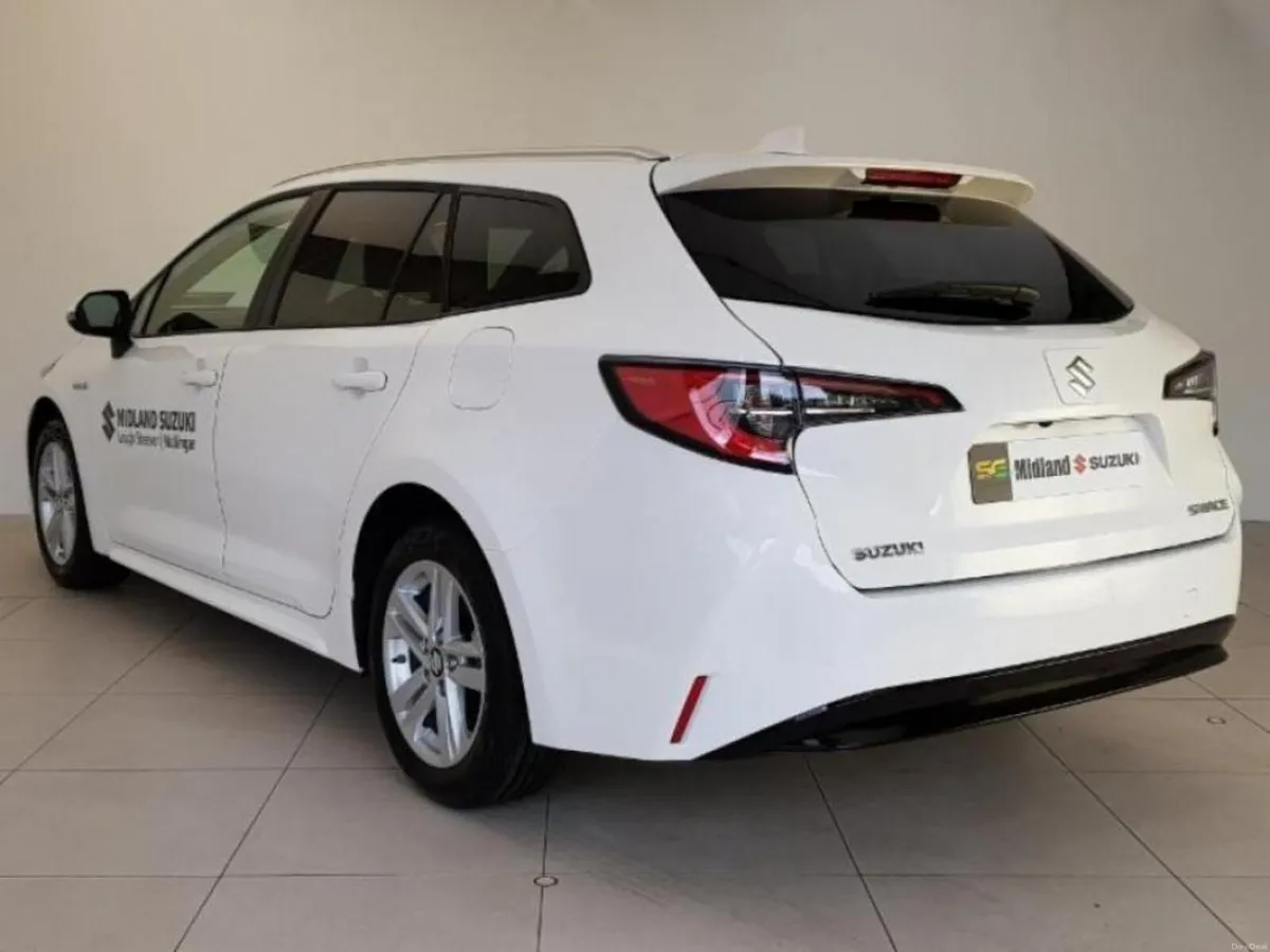 Suzuki Swace 1.8 HYBRID SZ-T CVT 4DR AUTO - Image 3