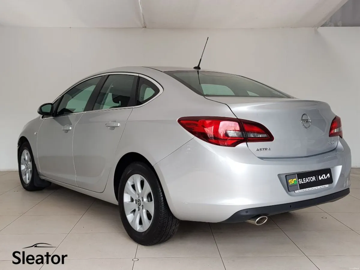 Opel Astra Saloon 1.4 T S/S 4DR€1450 June Discount - Image 3