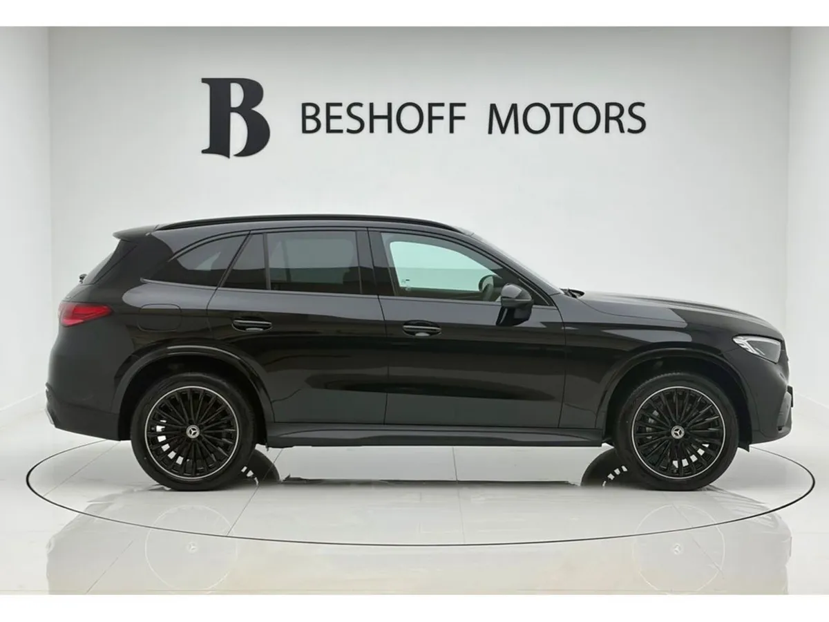 Mercedes-Benz GLC 300e 4MATIC URBAN EDITION=ONLY 1 - Image 6