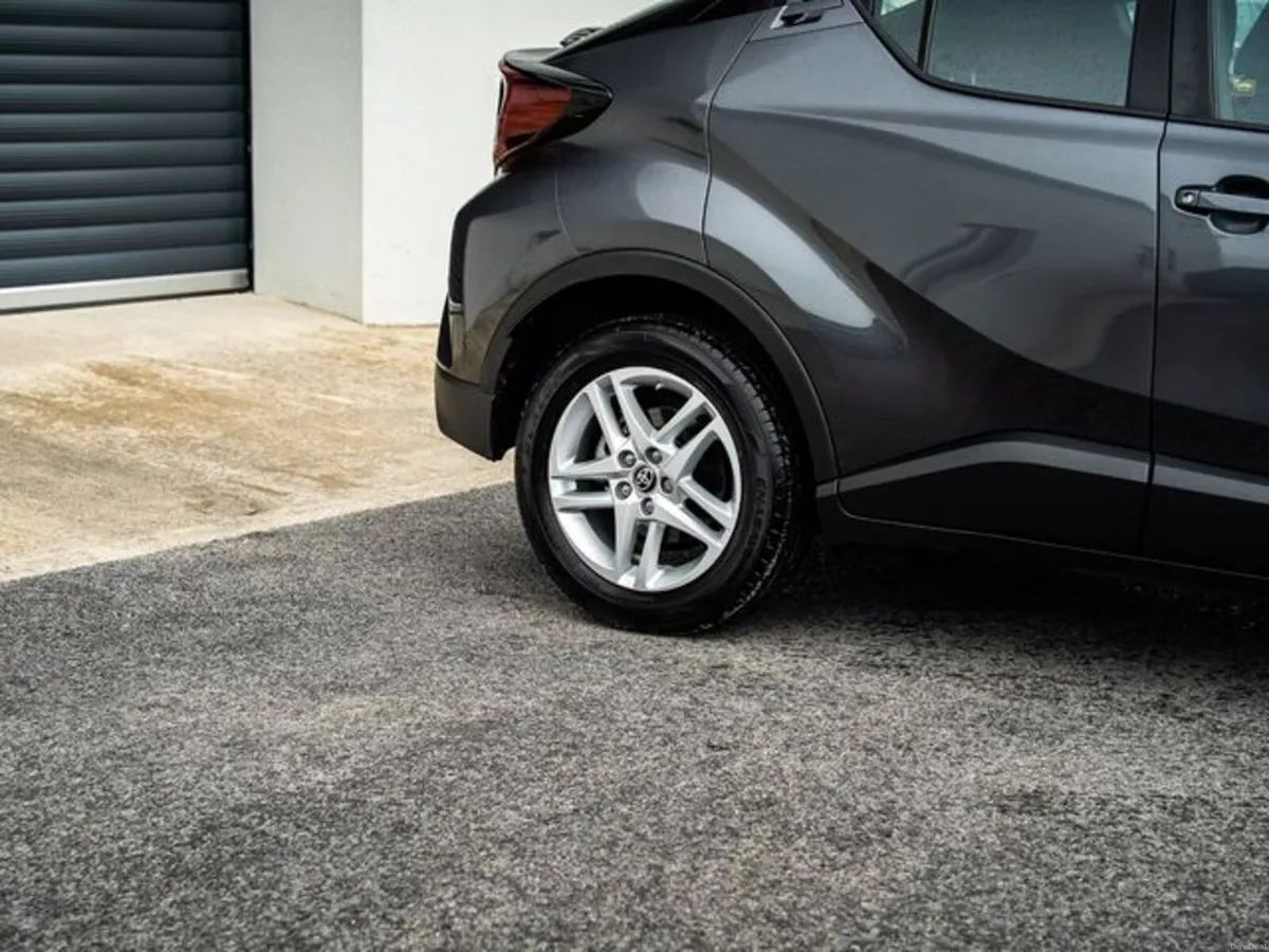 Toyota C-HR ICON - Image 3