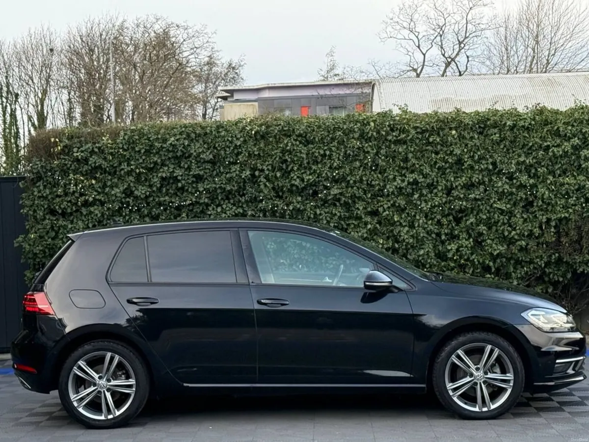 Volkswagen Golf HIGHLINE 2.0 TDI ** HUGE SPEC ** / - Image 2