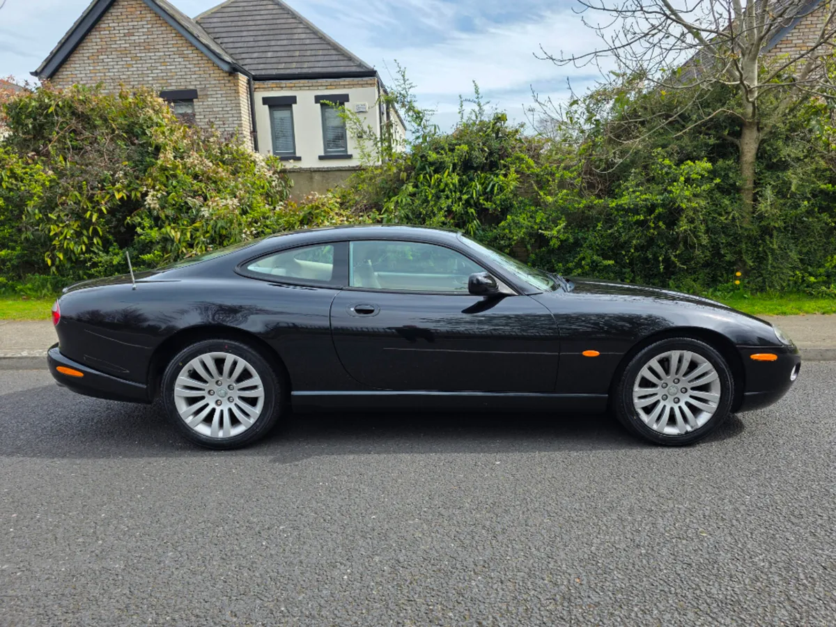 Jaguar XK XK8 4.2 - Image 3