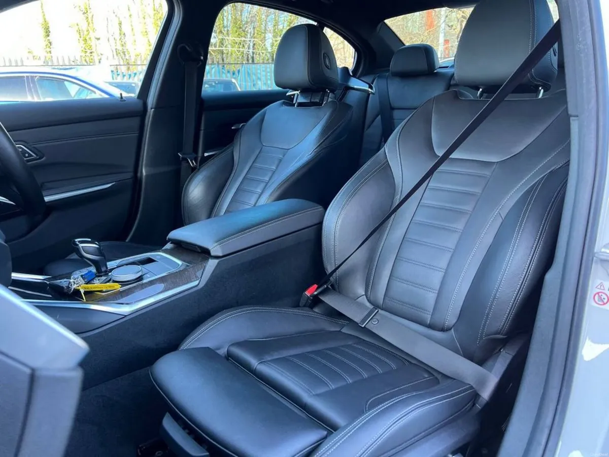 BMW 3-Series 330e M-SPORT COMPETITION 2.0 HYBRID * - Image 6