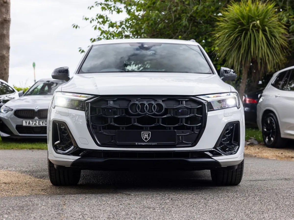 Audi Q7 TFSI e S Line Black Edition - Image 4