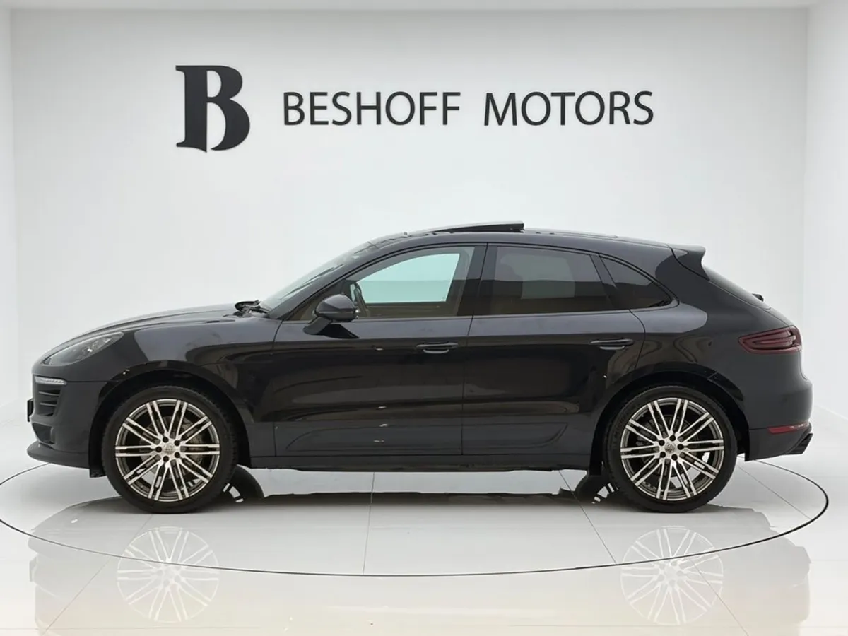 Porsche Macan 3.0 S=1 OWNER//HUGE SPEC//D REG=ORIG - Image 2