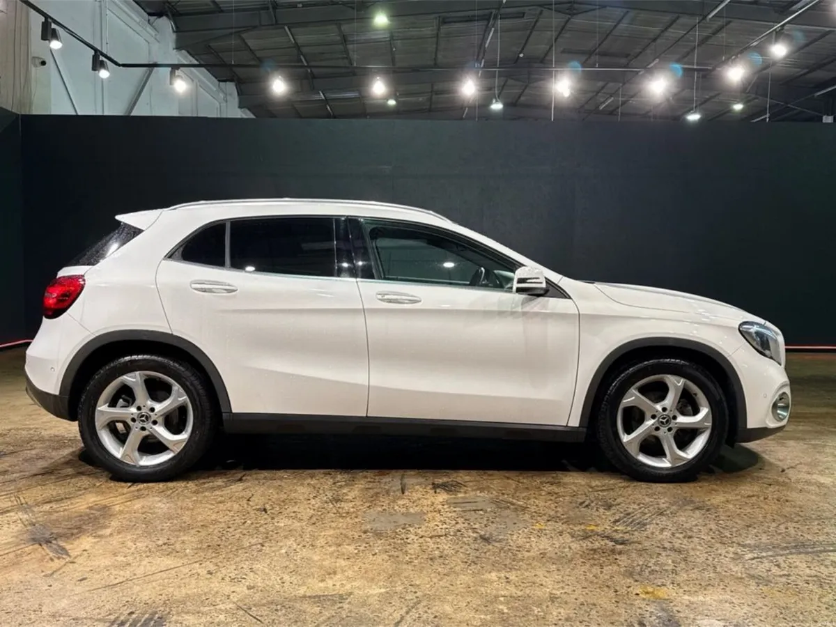 Mercedes-Benz GLA FULL BLACK LEATHER - 17'' FACTOR - Image 2