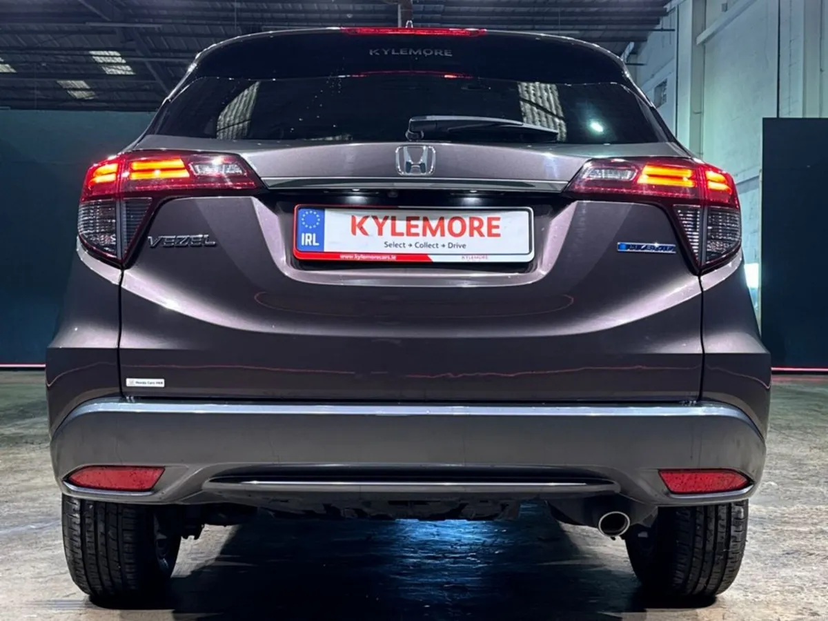 Honda Vezel HYBRID 1.5L AUTOMATIC - REVERSE CAMERA - Image 4