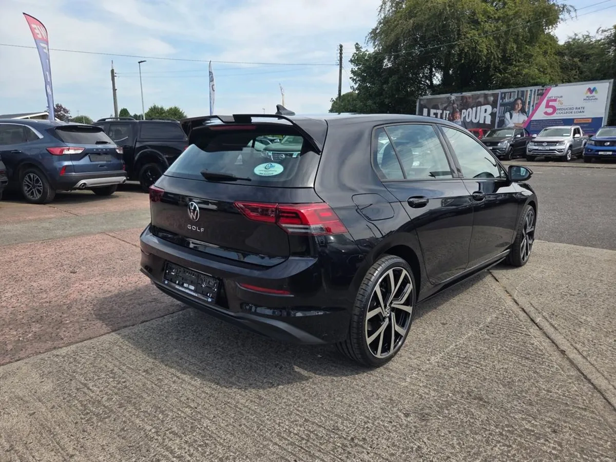 Volkswagen Golf LIFE TDI DSG - Image 3