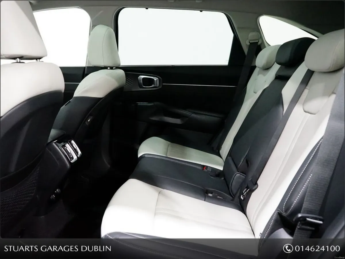 Kia Sorento DIESEL 5DR Auto 7 Seat SEM - Sunroof , - Image 5