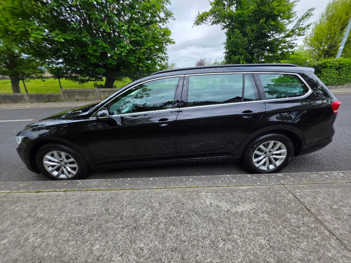 Volkswagen Passat EST CL 1.4tsi M6F 125HP 5DR - Image 6