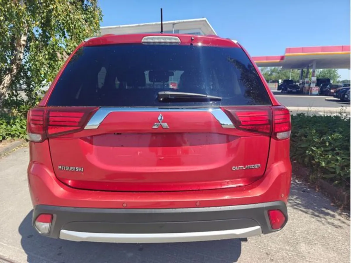 Mitsubishi Outlander 2.2 DIESEL/NEW NCT - Image 4