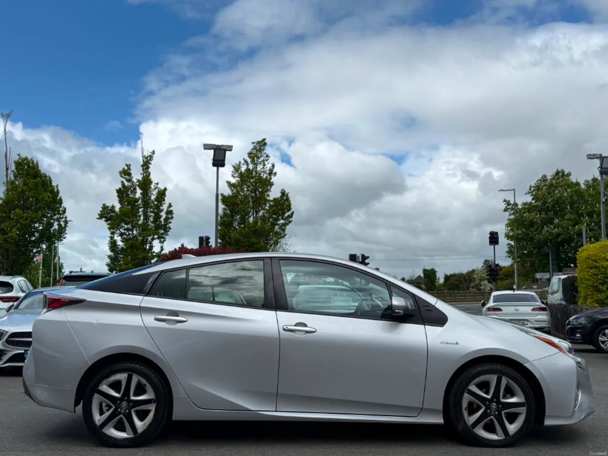 Toyota Prius HYBRID LUXURY AUTO *IRISH CAR* - Image 4
