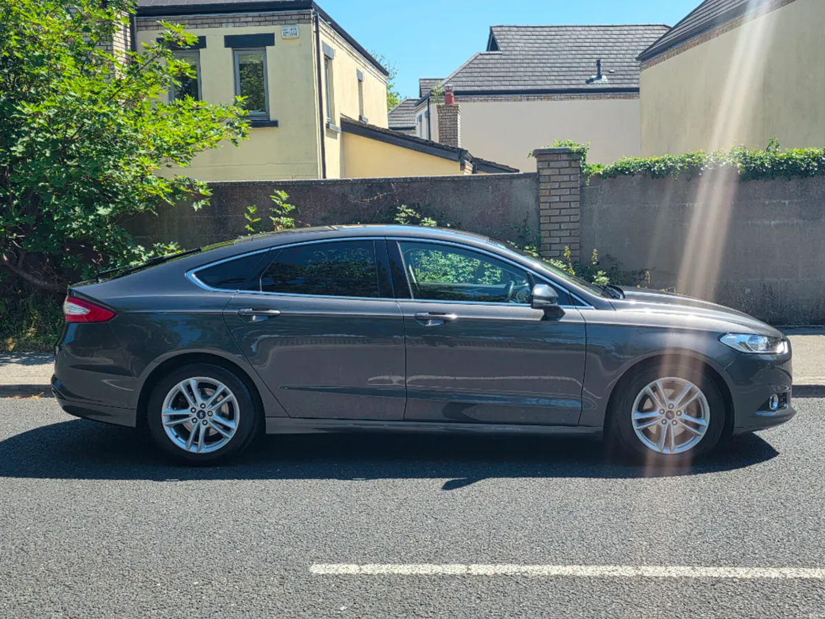 Ford Mondeo Titanium 1.5 120PS 6SPD 4DR - Image 3