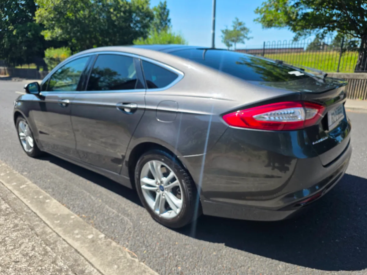 Ford Mondeo Titanium 1.5 120PS 6SPD 4DR - Image 6