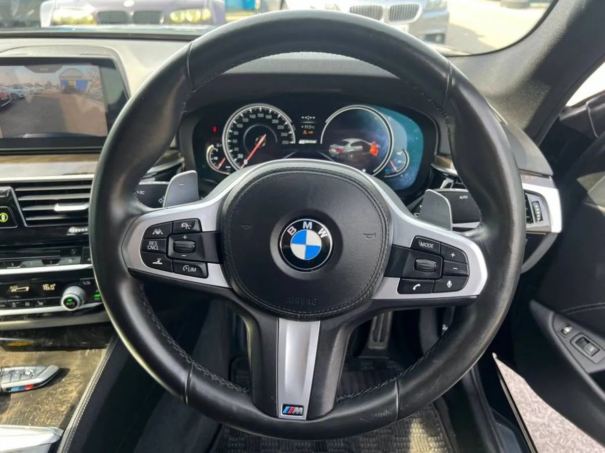 BMW 5-Series 530e M-SPORT COMPETITION PACK 2.0 HYB - Image 4