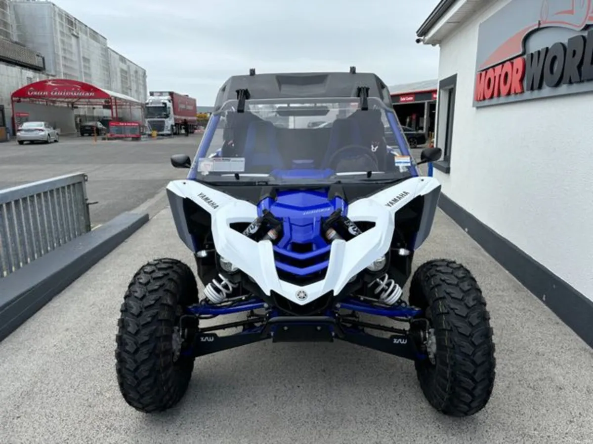 YAMAHA FZS YXZ 1000 RR - Image 2