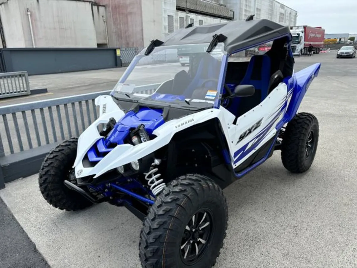 YAMAHA FZS YXZ 1000 RR - Image 3