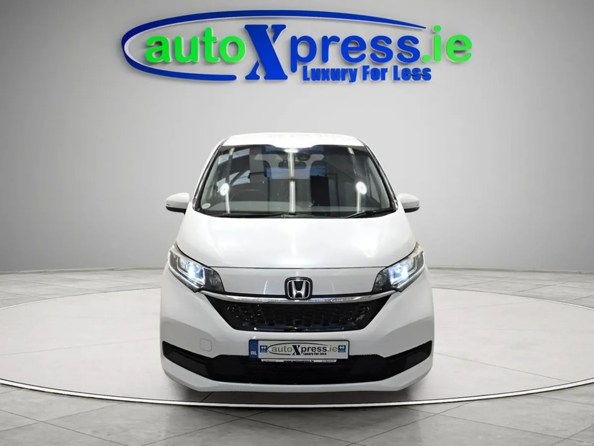 Honda Freed HYBRID G Automatic, 7 Seat Reversing c - Image 5