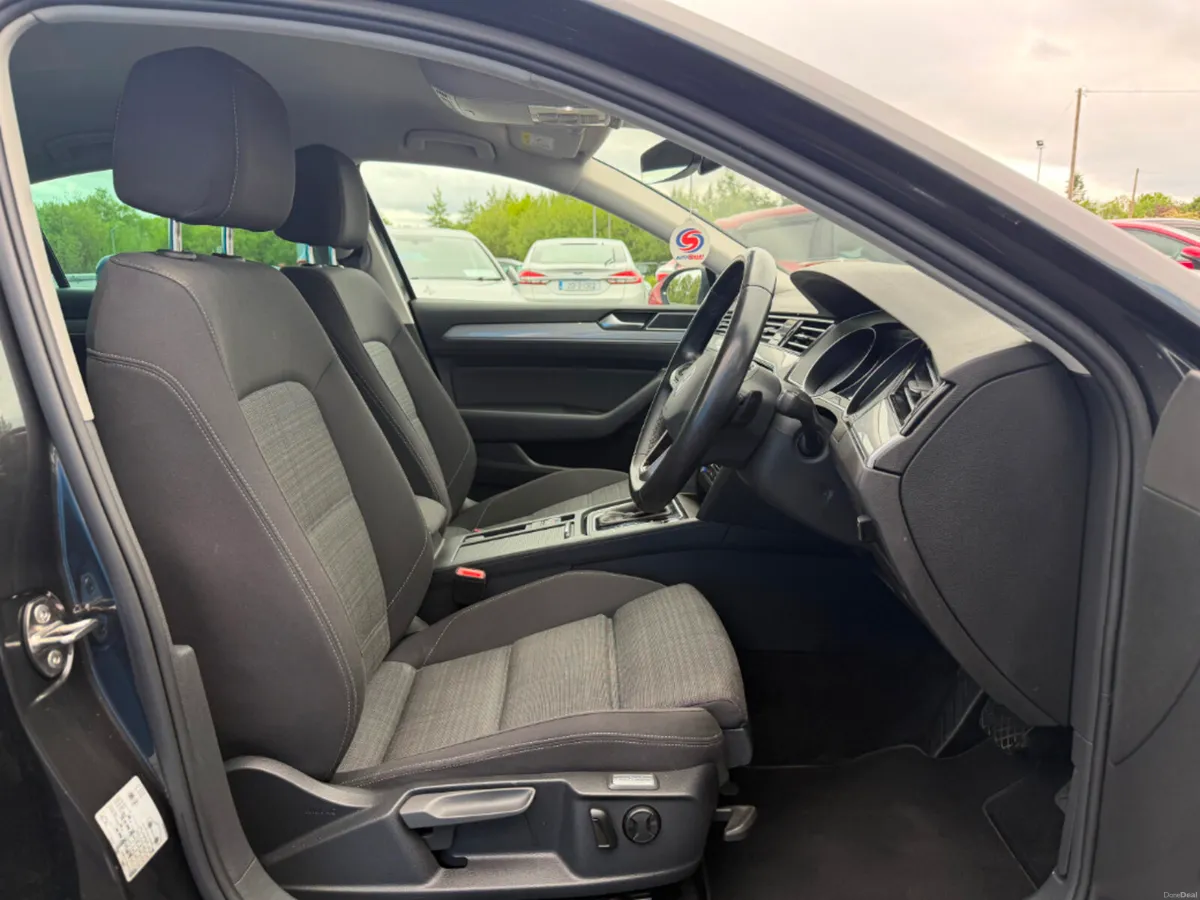 Volkswagen Passat Business 2.0tdi Automatic * REVE - Image 5