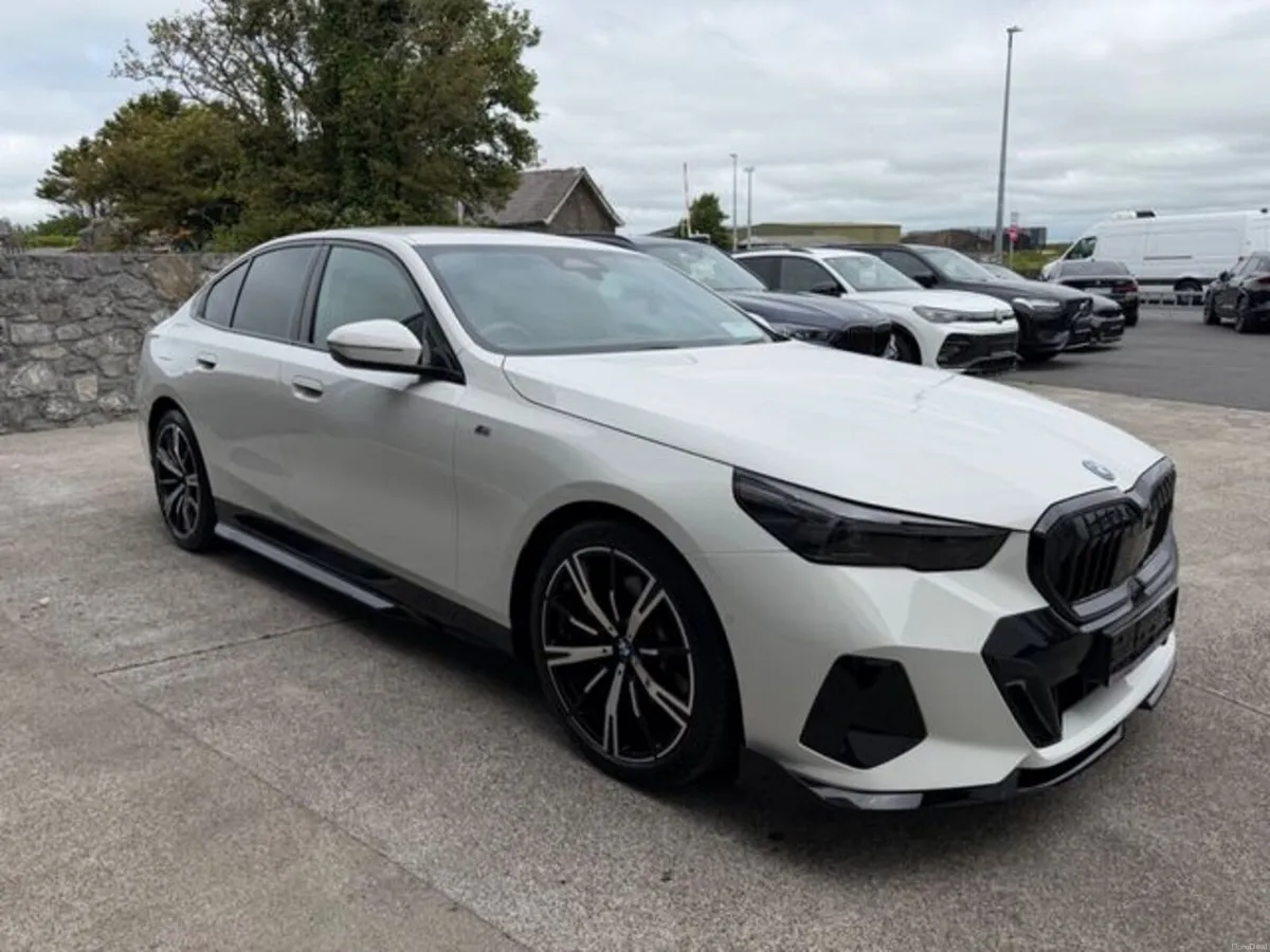 BMW 5-Series 530 E M SPORT PRO TECH PLUS - Image 5