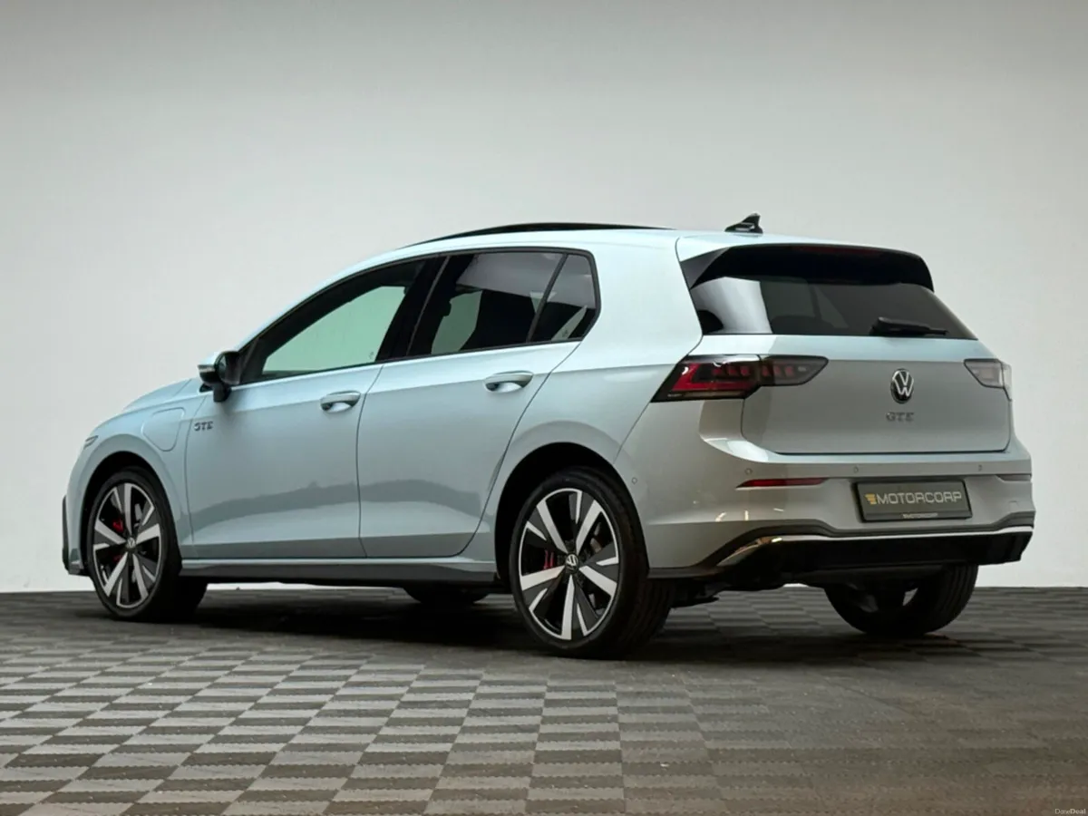 Volkswagen Golf GTE 1.5 PHEV 272HP DSG - Image 5