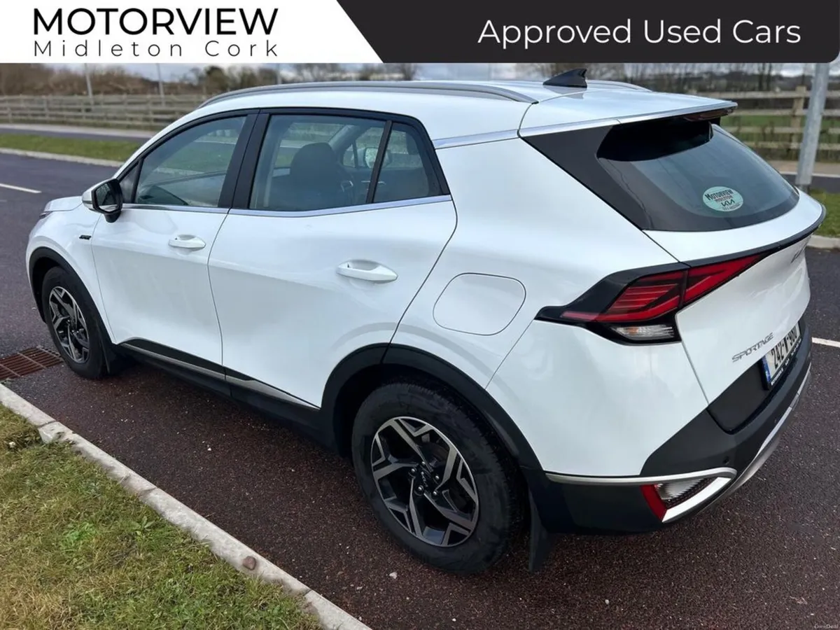 Kia Sportage Premium spec 1.6D 1 Owner from new! O - Image 4